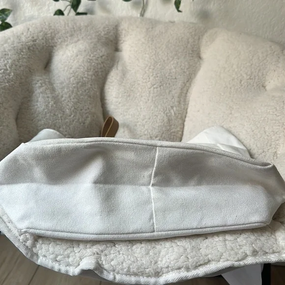 NWOT Cozy Earth bag/tote - Picture 4 of 4